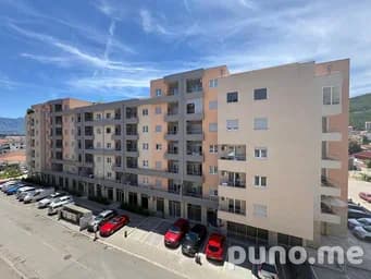 Квартира 3-комнатная 77 м² меблированная