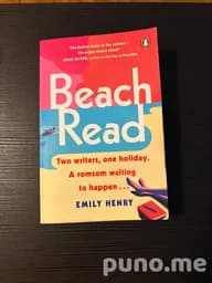 Книга Emily Henry Beach Read