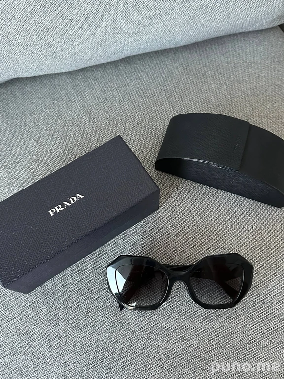 Очки Prada