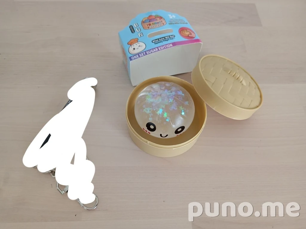 Игрушка булочка-жмякалка