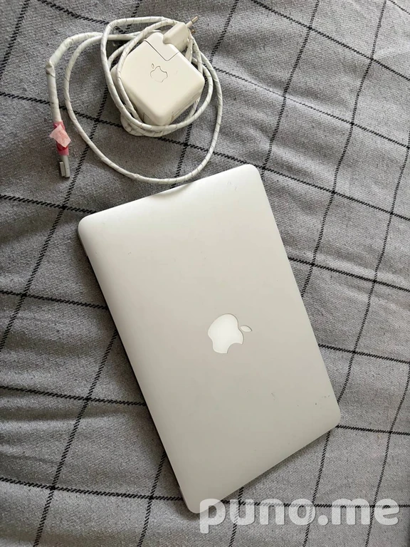 MacBook 2011