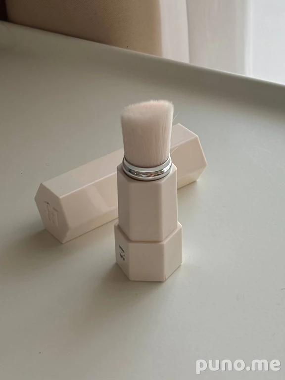 Fenty Beauty Touch Up Brush 130