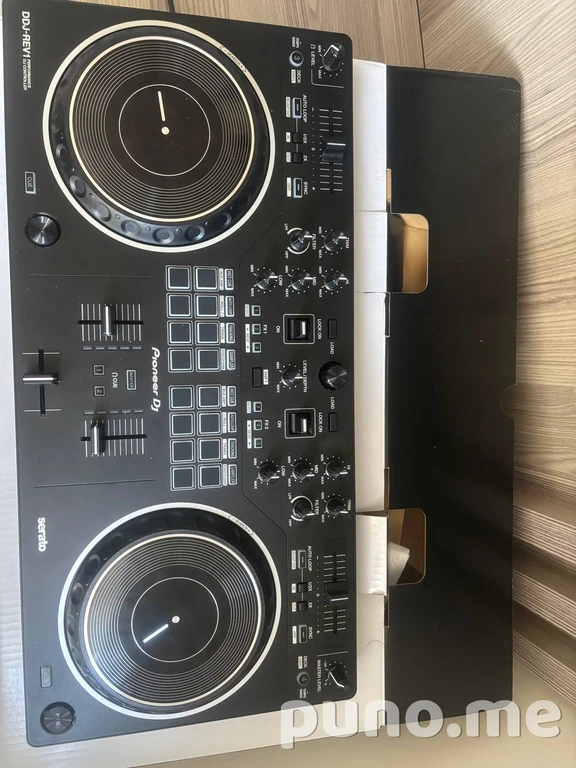 DJ контролер Pioneer DDJ-REV1