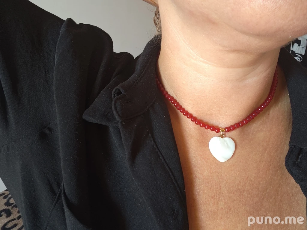 Колье из коралла и перламутра